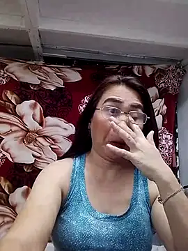 Snapshot of erma_joy chatting on May 13, 1:14 am erma joy online show from May 13, 1:14 am
