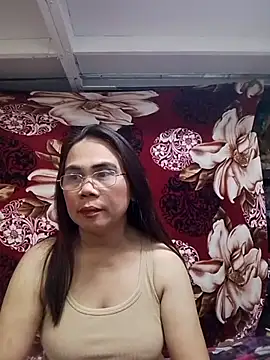 Snapshot of erma_joy chatting on May 20, 2:29 am erma joy online show from May 20, 2:29 am