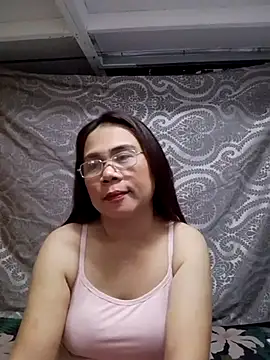 Snapshot of erma_joy chatting on May 31, 7:37 am erma joy online show from May 31, 7:37 am