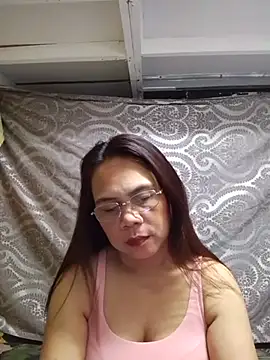 Snapshot of erma_joy chatting on June 3, 2:19 pm erma joy online show from June 3, 2:19 pm