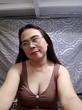 Snapshot of erma_joy chatting on June 4, 5:13 am erma joy online show from June 4, 5:13 am