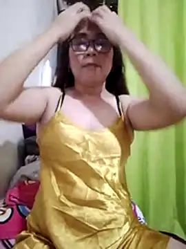 Snapshot of erma_joy chatting on July 16, 4:07 am erma joy online show from July 16, 4:07 am