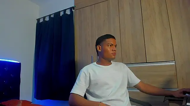 isaac master77 online show from November 11, 2:55 am