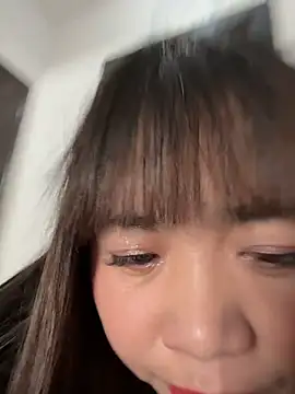 Snapshot of weiww1995 chatting on December 17, 2:17 am weiww1995 online show from December 17, 2:17 am