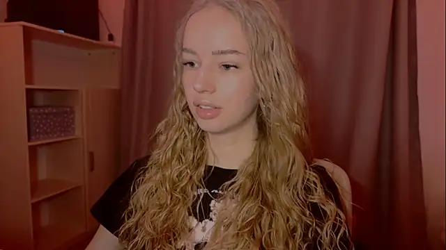 LunaCrave online show from November 25, 2:17 pm