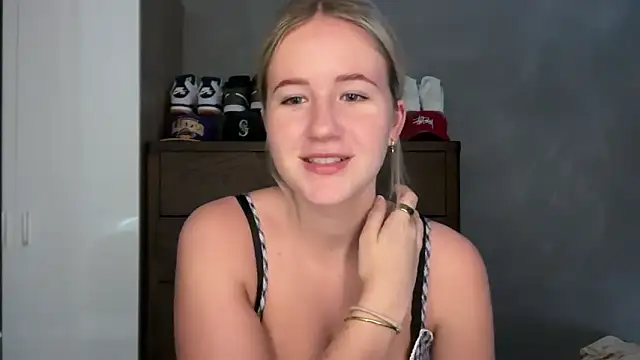 itssosierra online show from May 19, 12:38 am