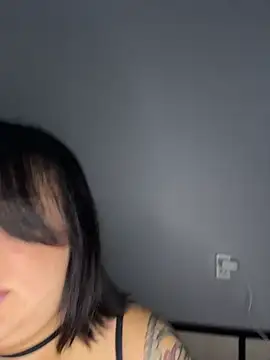 SwittieKendra online show from November 10, 7:18 am