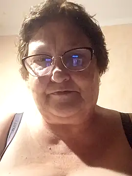Snapshot of Katherine735 chatting on July 1, 8:52 pm Katherine735 online show from July 1, 8:52 pm