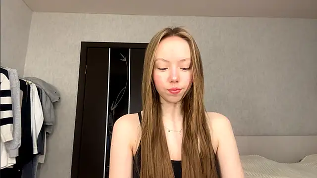 AntoniaMoravick online show from December 15, 7:12 am