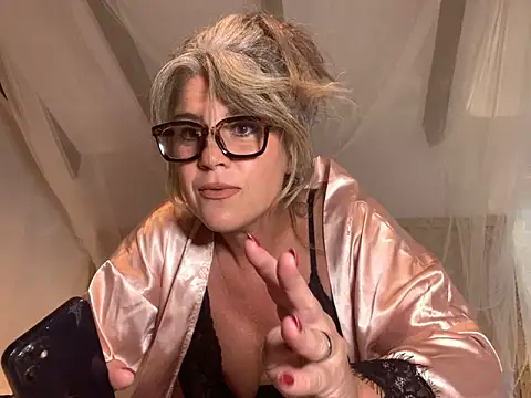 Wild-RosaBlue online show from October 14, 11:49 pm