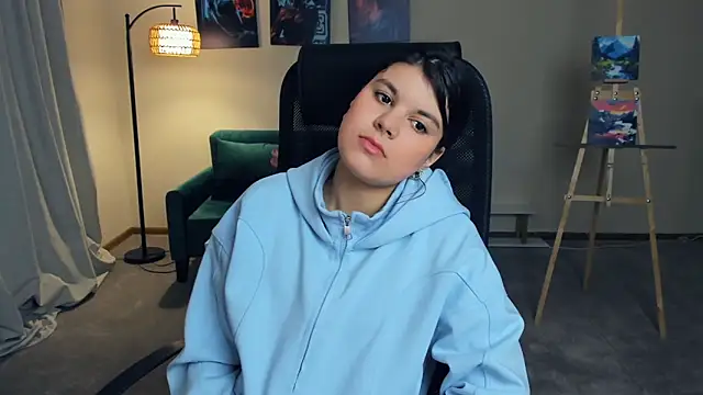 Snapshot of NicolaAlsaqri chatting on October 14, 7:31 am NicolaAlsaqri online show from October 14, 7:31 am