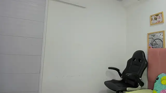 Snapshot of Dakota_evans18 chatting on November 17, 2:50 am Dakota evans18 online show from November 17, 2:50 am