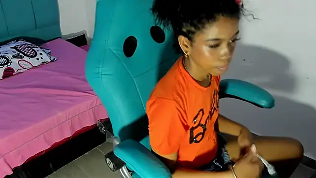 Snapshot of Dakota_evans18 chatting on November 27, 3:08 am Dakota evans18 online show from November 27, 3:08 am