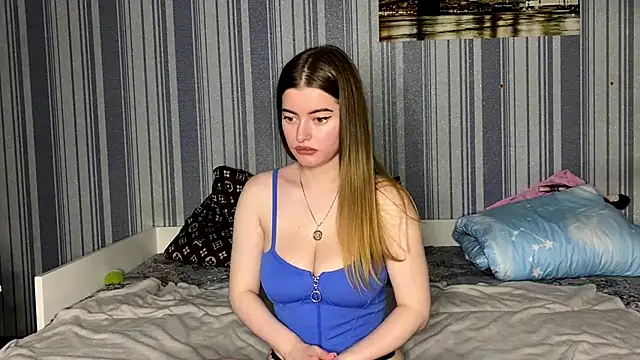 EmiliaCouple online show from November 27, 1:57 pm