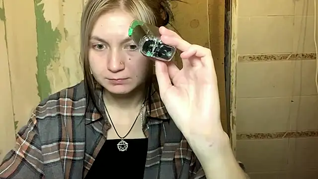 ArianeBhayani online show from November 4, 9:03 pm