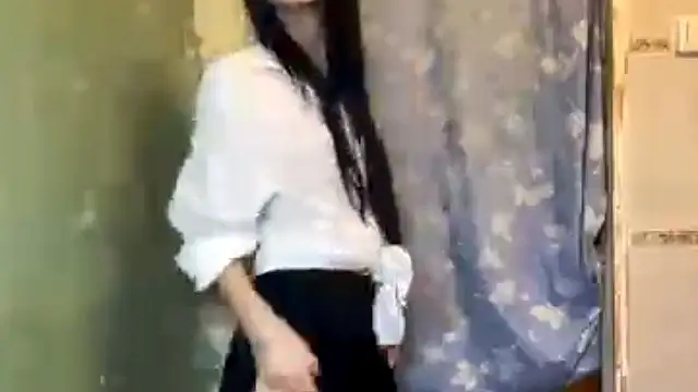 ArianeBhayani online show from December 17, 9:10 pm