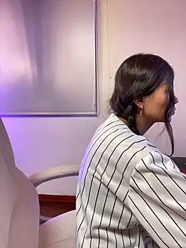 Ninfa pink online show from October 29, 7:04 pm