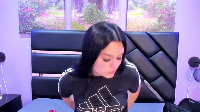 GAbrielaBotero online show from November 13, 7:35 pm