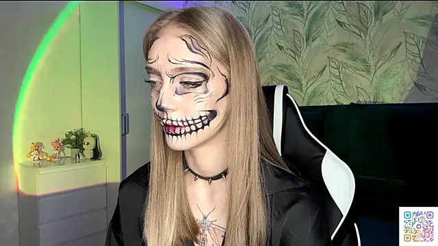 EvaPeace online show from October 31, 4:19 pm