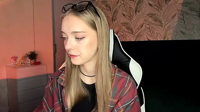 EvaPeace online show from November 10, 5:34 pm