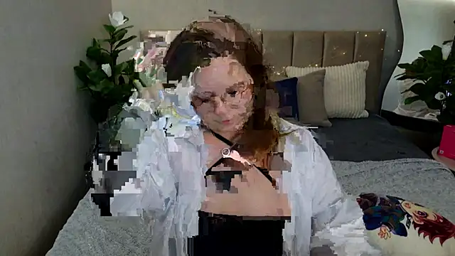 Snapshot of Briarx chatting on June 4, 6:36 pm Briarx online show from June 4, 6:36 pm