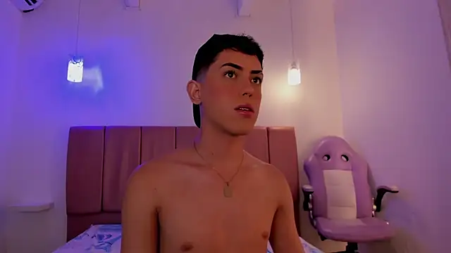 Iam criss09 online show from December 5, 3:48 am