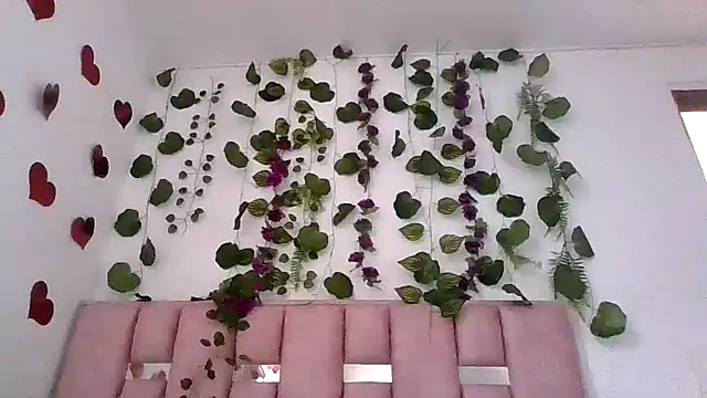 Snapshot of abby_moss_2 chatting on May 22, 12:44 pm abby moss 2 online show from May 22, 12:44 pm