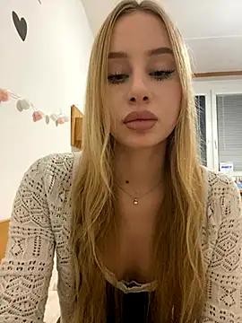 RemyStyles online show from November 28, 9:39 pm