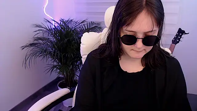 Snapshot of Fallenag666 chatting on December 3, 2:41 am Fallenag666 online show from December 3, 2:41 am