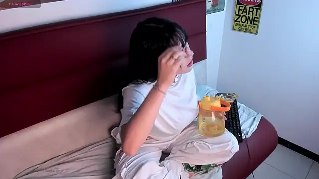 bubble  angel   online show from November 12, 11:32 am