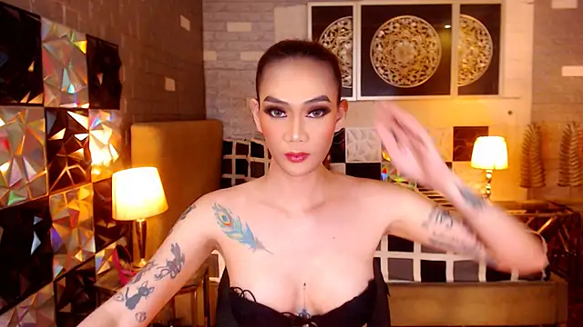 MeatyCockLuna online show from December 2, 11:00 pm