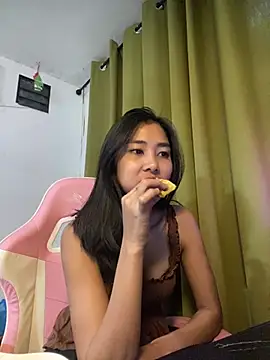 Snapshot of De_amore chatting on July 13, 12:46 am De amore online show from July 13, 12:46 am