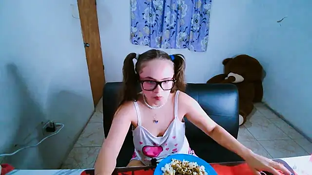 SweetRabbit29 online show from July 12, 11:18 pm