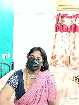 Snapshot of tamil-aunt chatting on October 19, 5:30 am tamil-aunt online show from October 19, 5:30 am