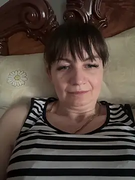 Snapshot of Butterfly8385 chatting on May 11, 3:40 pm Butterfly8385 online show from May 11, 3:40 pm