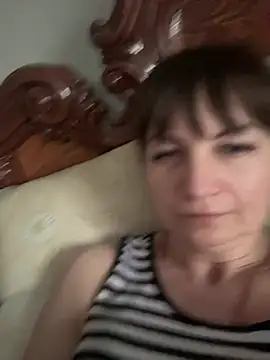Snapshot of Butterfly8385 chatting on May 11, 4:04 pm Butterfly8385 online show from May 11, 4:04 pm