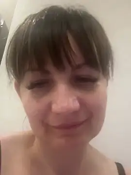 Snapshot of Butterfly8385 chatting on May 24, 10:26 pm Butterfly8385 online show from May 24, 10:26 pm