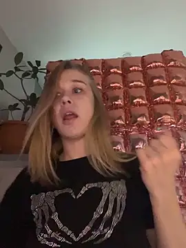 AngellnSilk online show from November 10, 5:56 pm