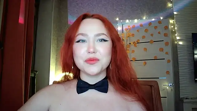 Snapshot of LolaMint_ chatting on October 27, 12:42 pm LolaMint online show from October 27, 12:42 pm