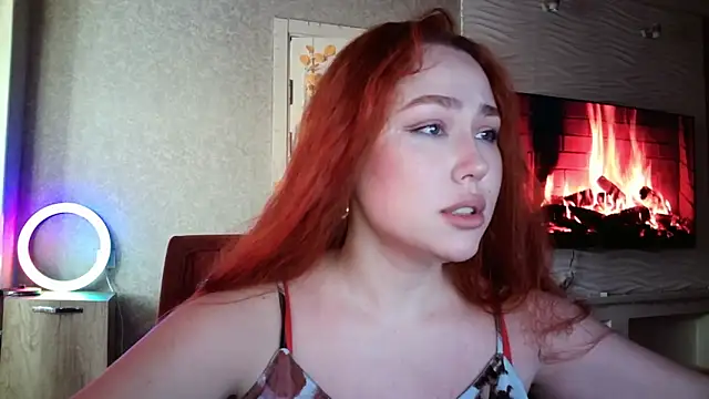 Snapshot of LolaMint_ chatting on November 13, 11:20 am LolaMint online show from November 13, 11:20 am