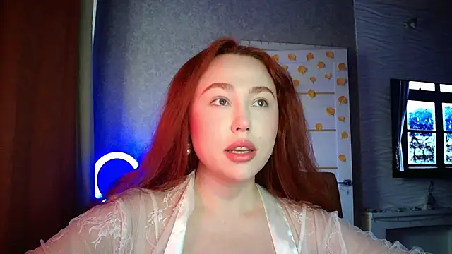 Snapshot of LolaMint_ chatting on November 24, 11:32 am LolaMint online show from November 24, 11:32 am