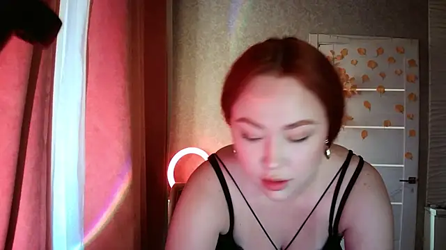 Snapshot of LolaMint_ chatting on November 25, 11:21 am LolaMint online show from November 25, 11:21 am