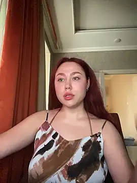 Snapshot of LolaMint_ chatting on December 18, 9:37 am LolaMint online show from December 18, 9:37 am