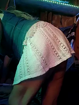 Snapshot of Queen2clouds chatting on November 17, 8:53 am Queen2clouds online show from November 17, 8:53 am