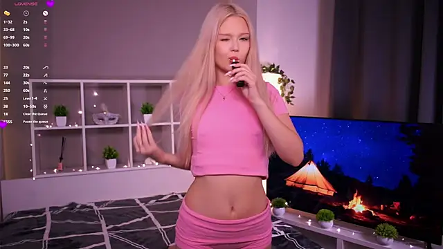 KaryTasch online show from November 21, 9:13 pm