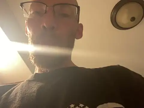 Snapshot of DickTaterish chatting on October 17, 5:04 pm DickTaterish online show from October 17, 5:04 pm