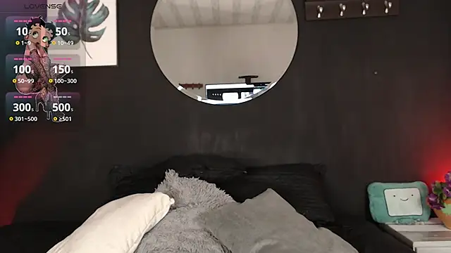 Snapshot of TamaraaRoss_ chatting on December 1, 7:08 pm TamaraaRoss online show from December 1, 7:08 pm