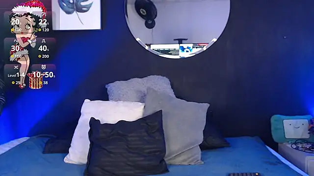 Snapshot of TamaraaRoss_ chatting on December 5, 6:26 pm TamaraaRoss online show from December 5, 6:26 pm