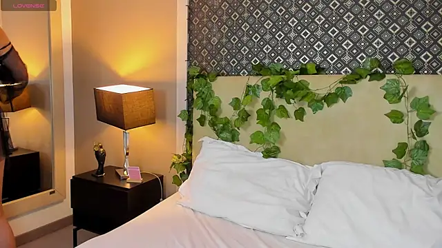 GabrielaBali online show from November 30, 4:38 am