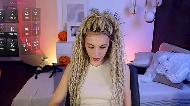 mia silkk online show from October 31, 6:25 am